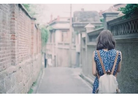  磨面机作文选登：故乡的清晨